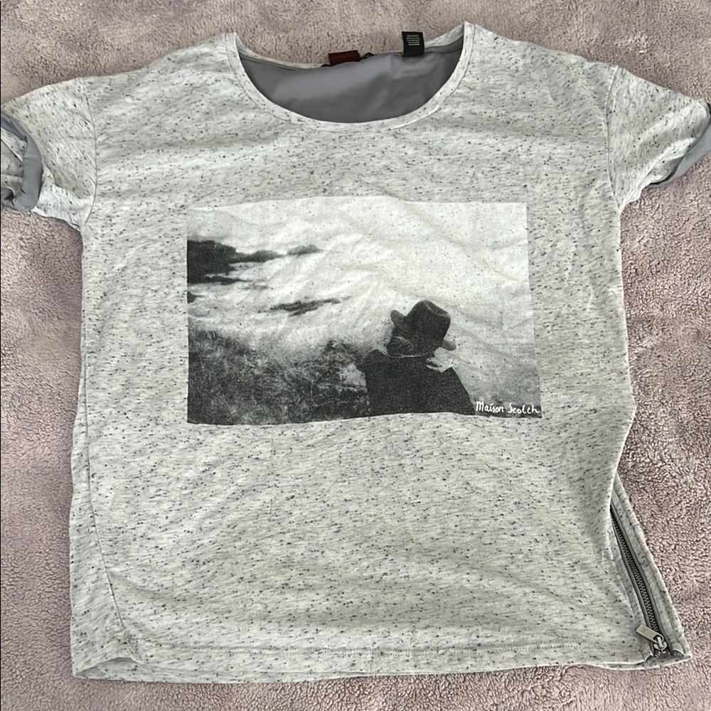 Maison Scotch Gray Graphic T-Shirt with Side Zipper